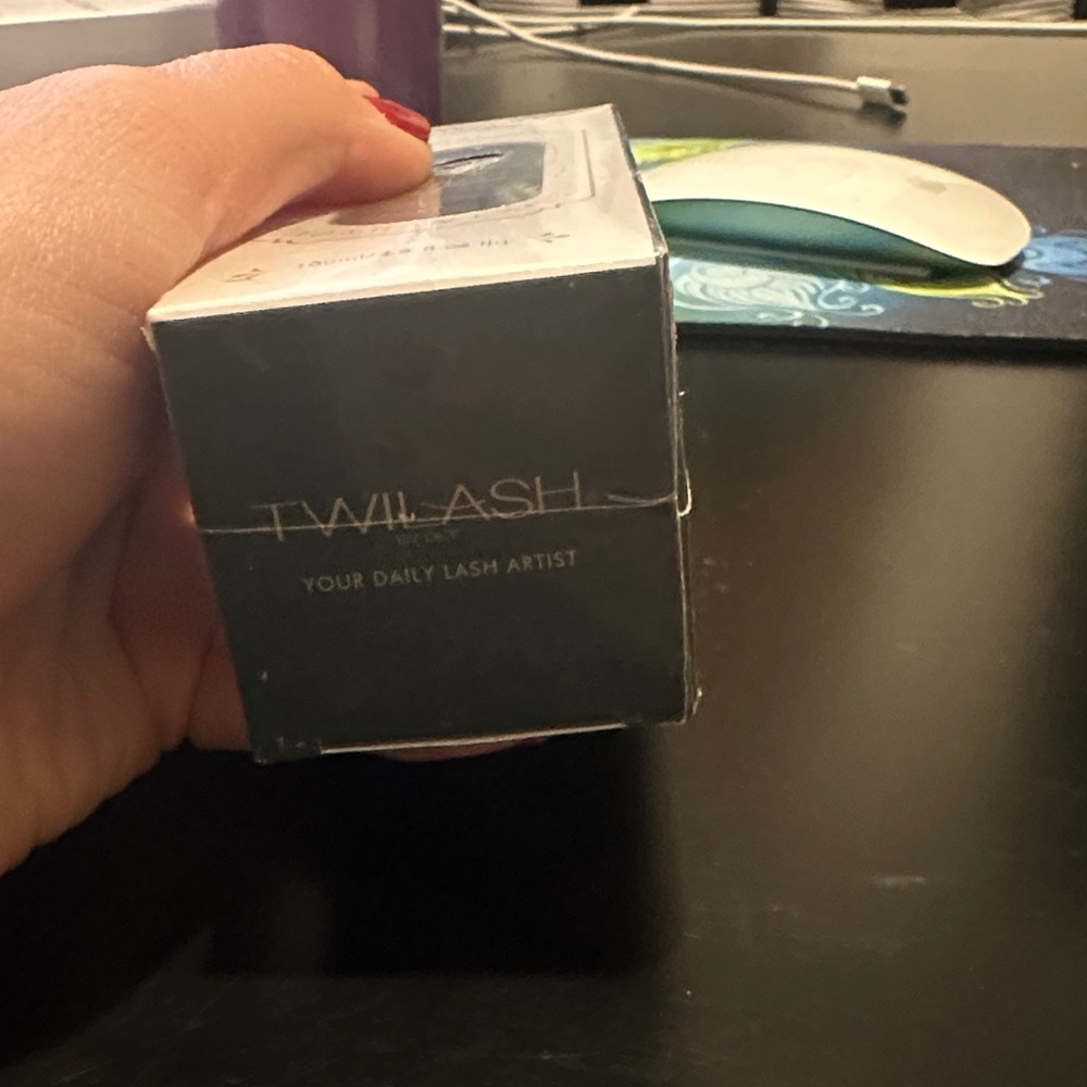 Twilash Lash Shampoo Concentrate - Picture 5 of 5